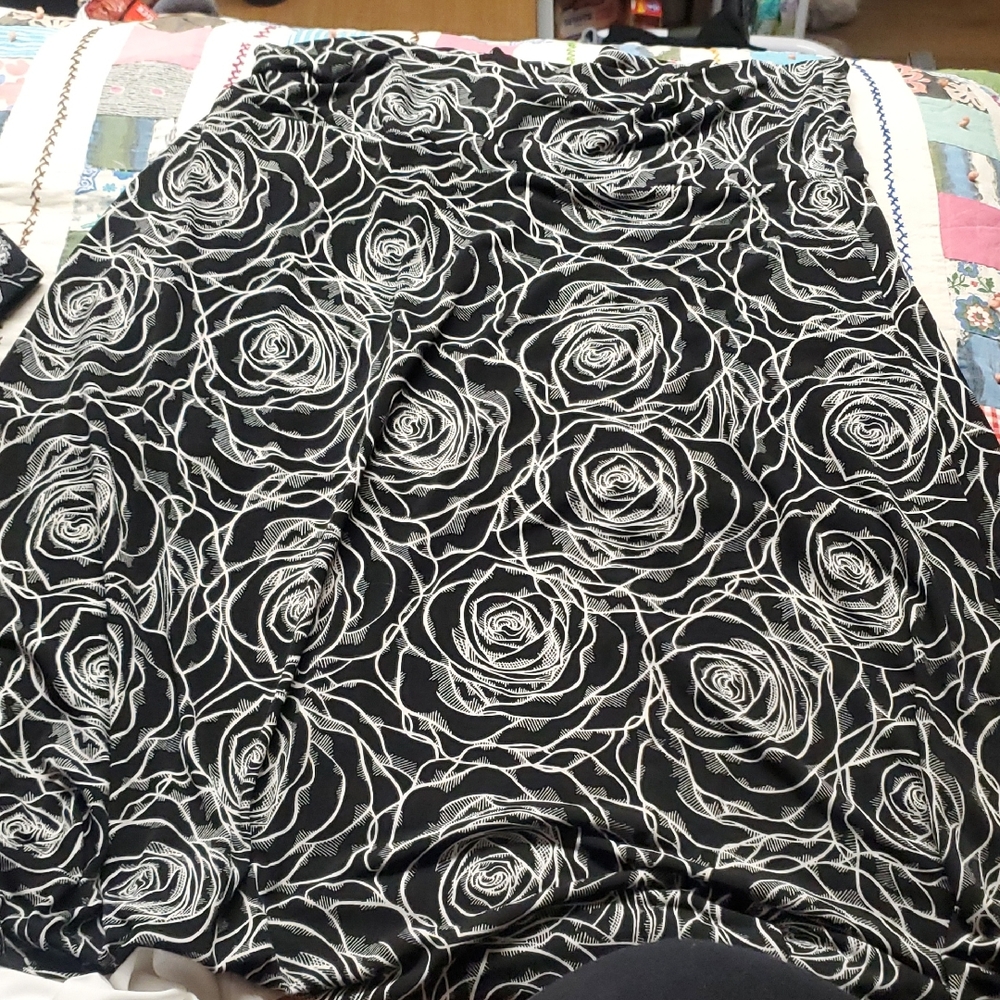 LuLaRoe Black and White Patterned Skirt